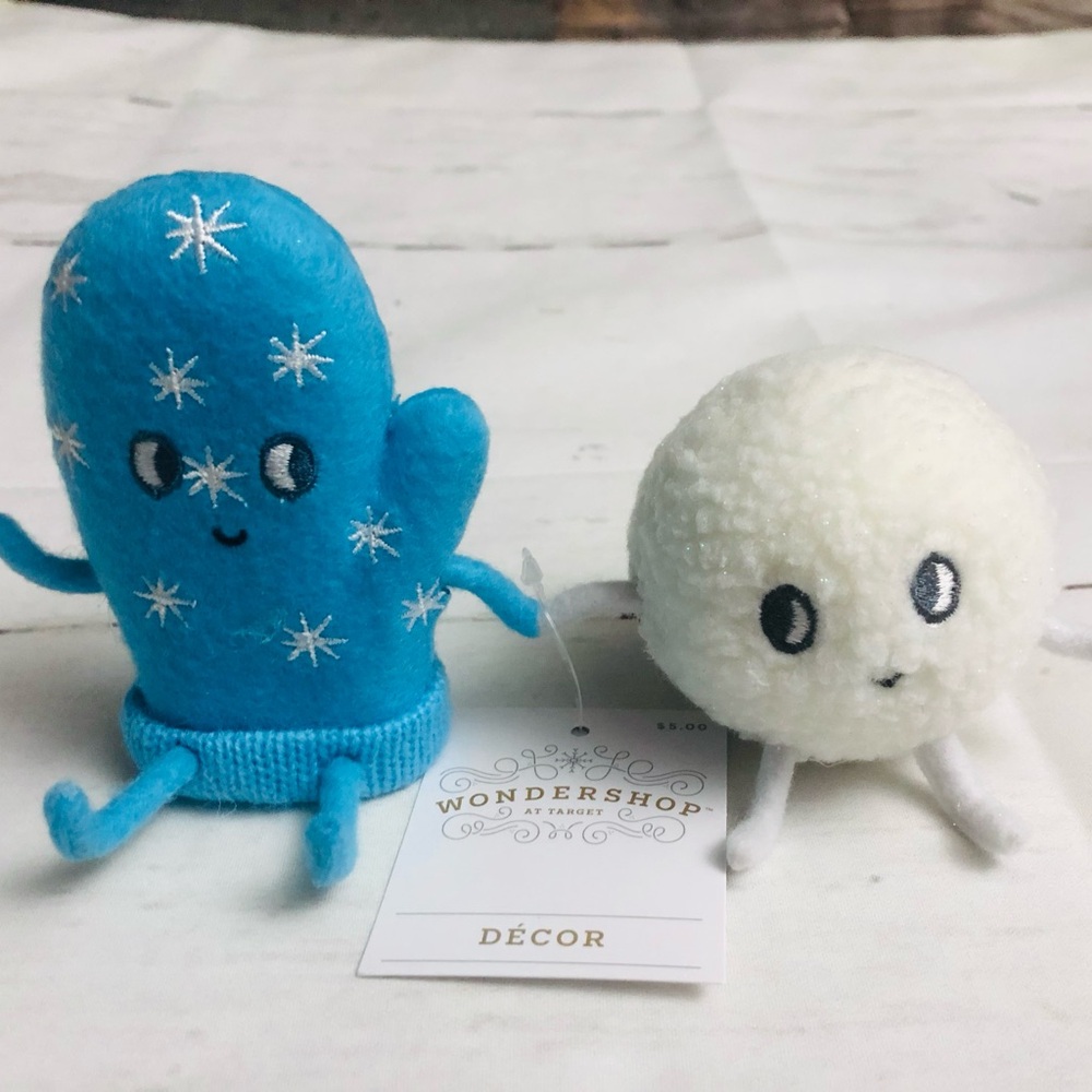 NEW Wondershop Felt Mitten and Snowball Duo Christmas Figurine